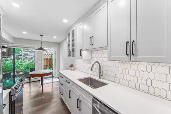 Saint Louis Park, MN 55416,4584 Cedar Lake RD S #1