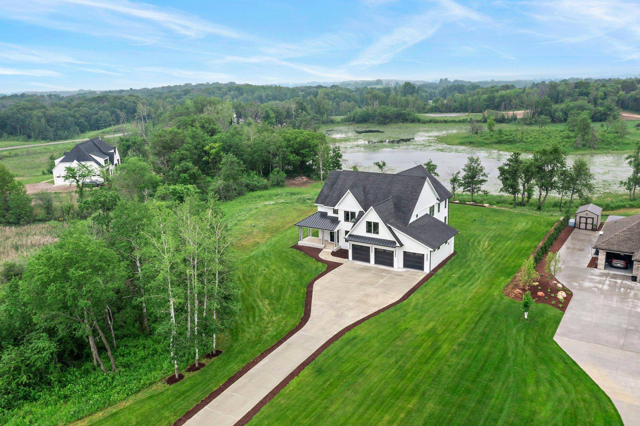 9743 Frontier LN, Credit River Twp, MN 55044