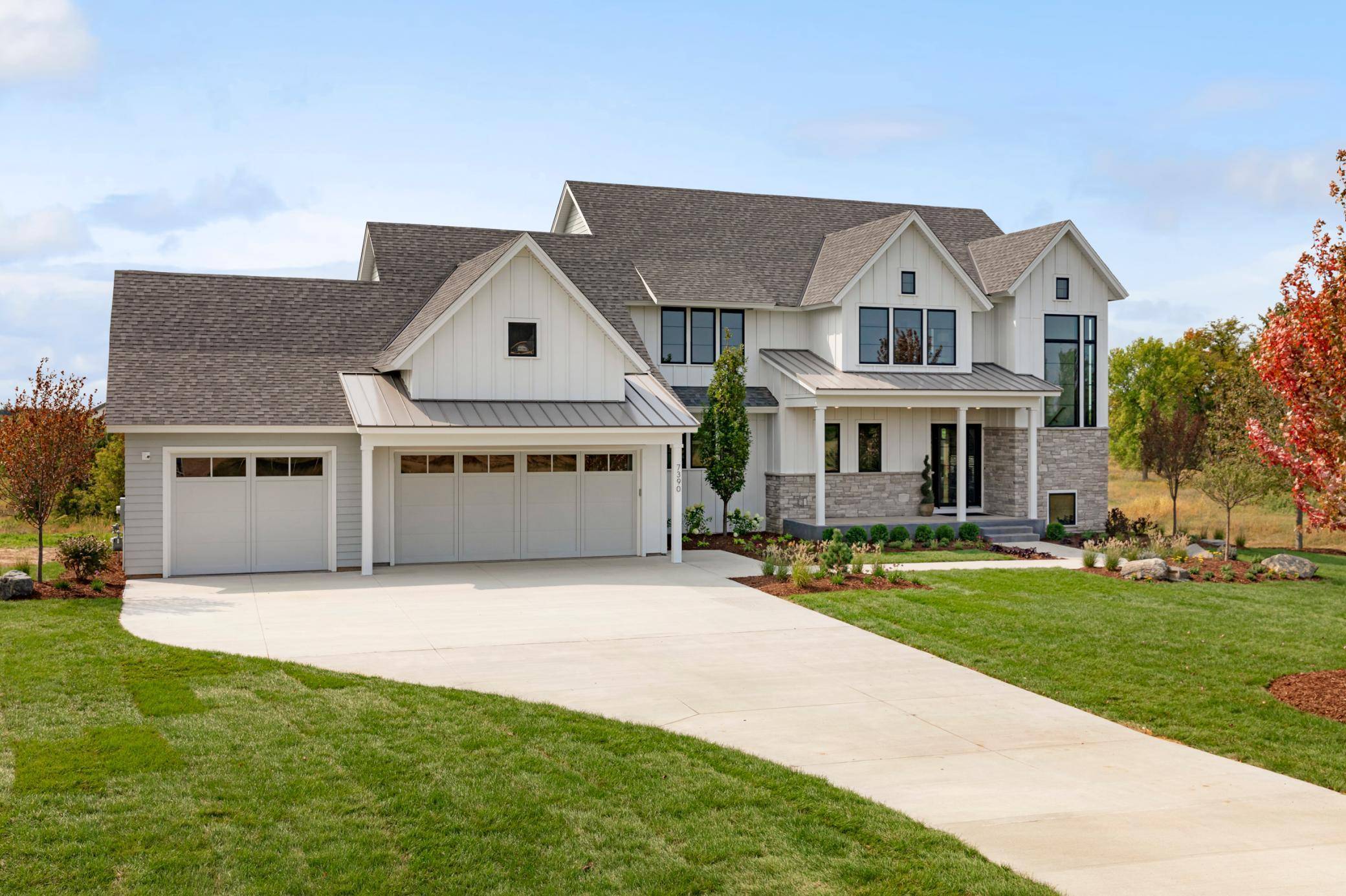 305 Old Wildwood RD, Mahtomedi, MN 55115