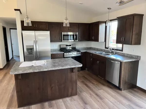 Cold Spring, MN 56320,704 3rd AVE SE