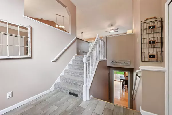 Chanhassen, MN 55317,8572 Alisa CT