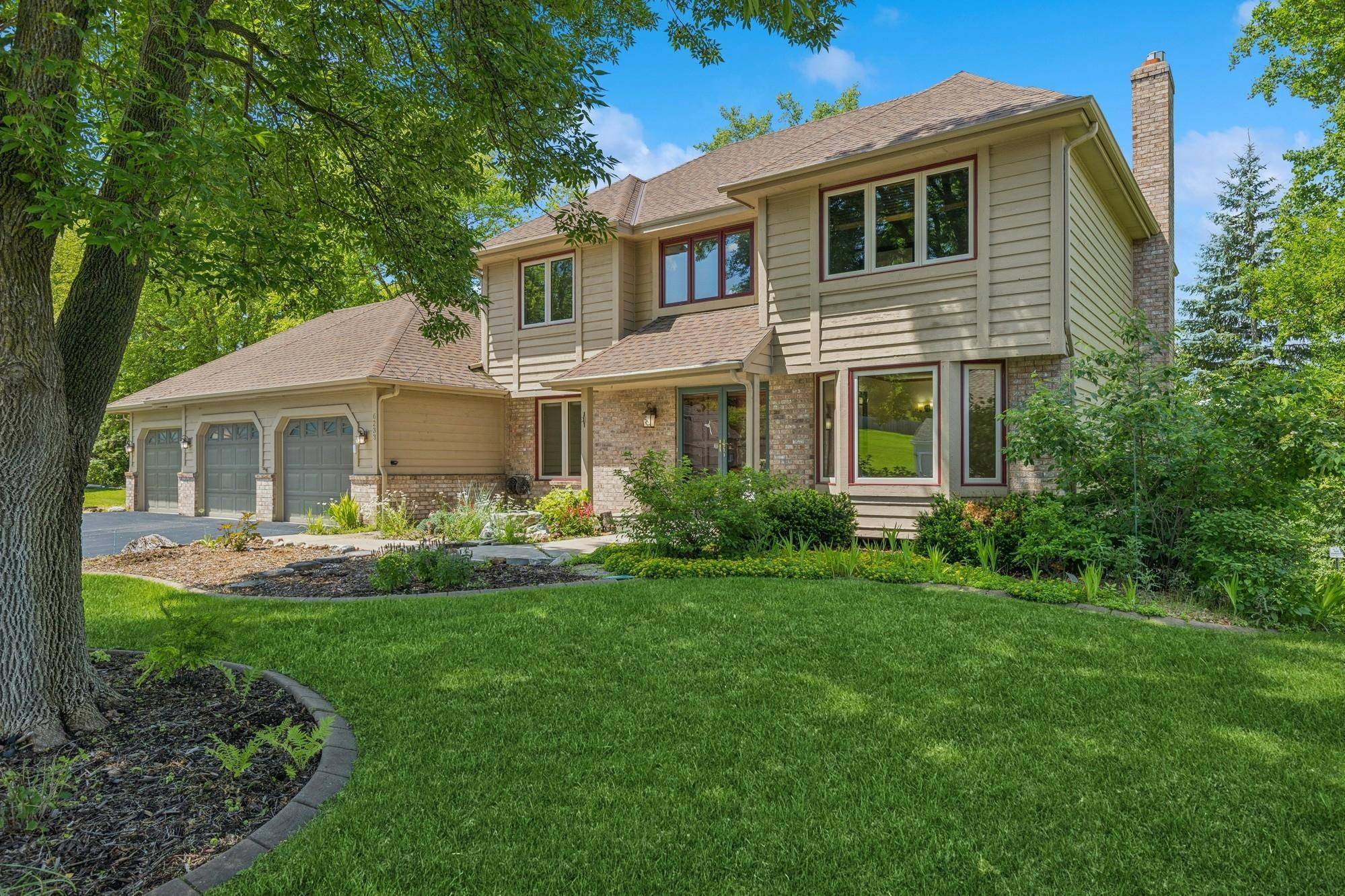 6233 Fernbrook LN N, Maple Grove, MN 55311