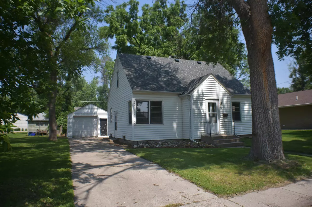 Morris, MN 56267,13 South ST