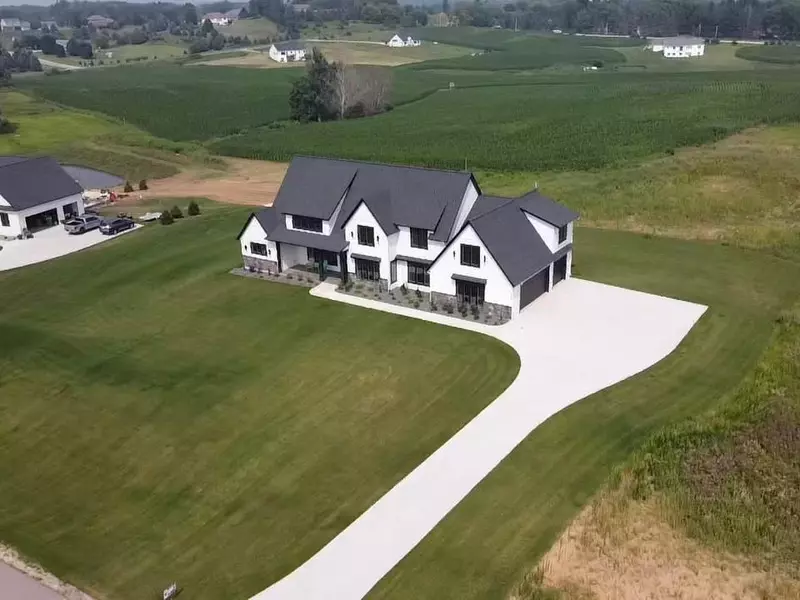 1629 Boelter Estates DR NW, Rochester, MN 55901