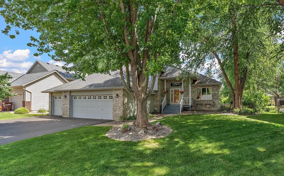 7807 21st ST N, Oakdale, MN 55128