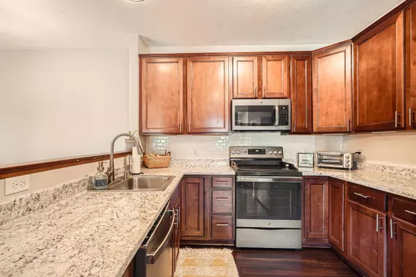Eden Prairie, MN 55347,12693 Collegeview DR #201