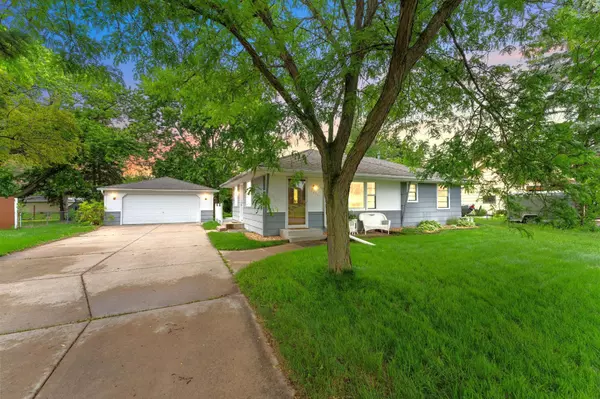 8490 Ideal AVE S, Cottage Grove, MN 55016