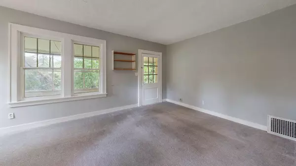 Arden Hills, MN 55112,3672 Snelling AVE N