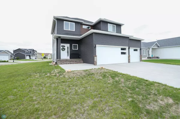 West Fargo, ND 58078,1326 Commander DR W