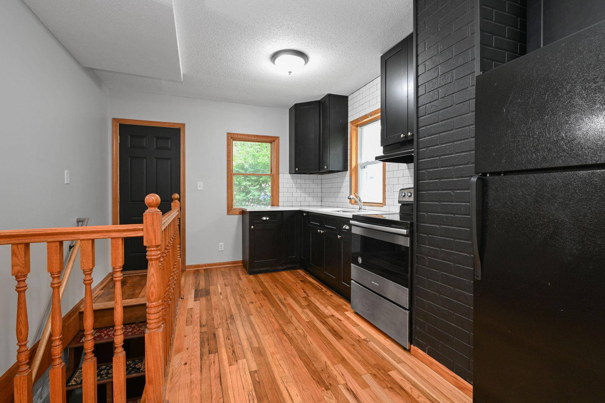 Saint Paul, MN 55119,932 Jordan AVE