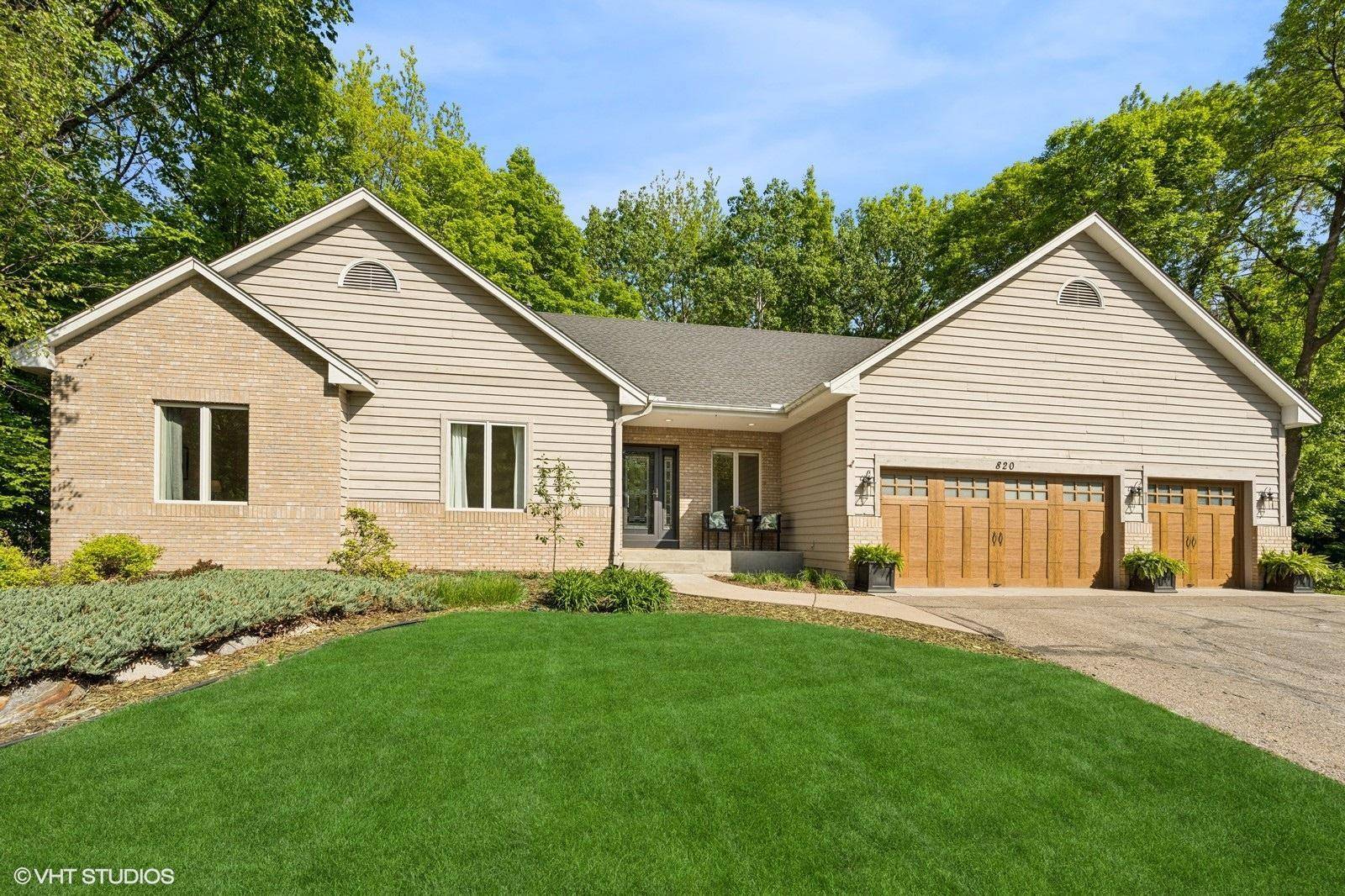 Chanhassen, MN 55317,820 Vineland CT