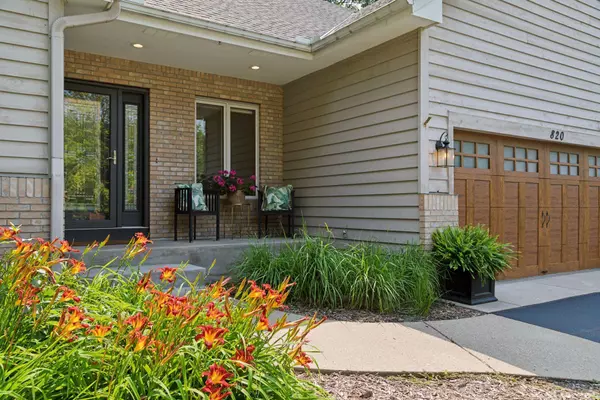 Chanhassen, MN 55317,820 Vineland CT