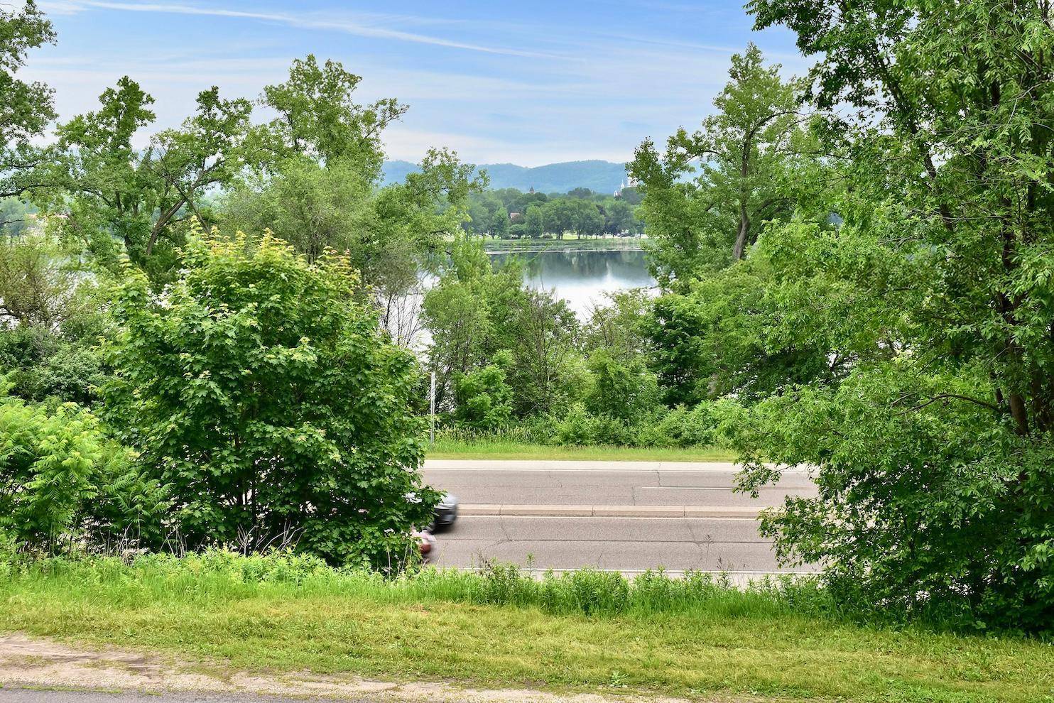 Winona, MN 55987,513 E Lake BLVD