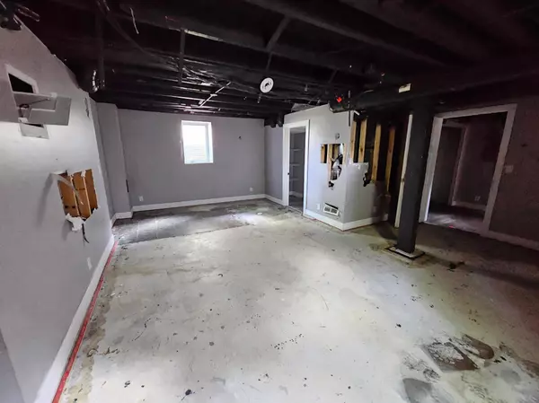 Minneapolis, MN 55418,652 36th AVE NE