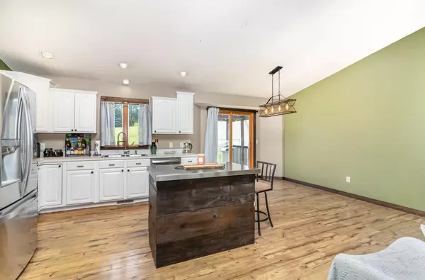 Morristown, MN 55052,204 Sidney ST E