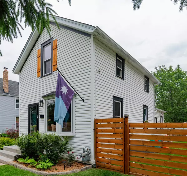 17 Van Buren AVE S, Hopkins, MN 55343