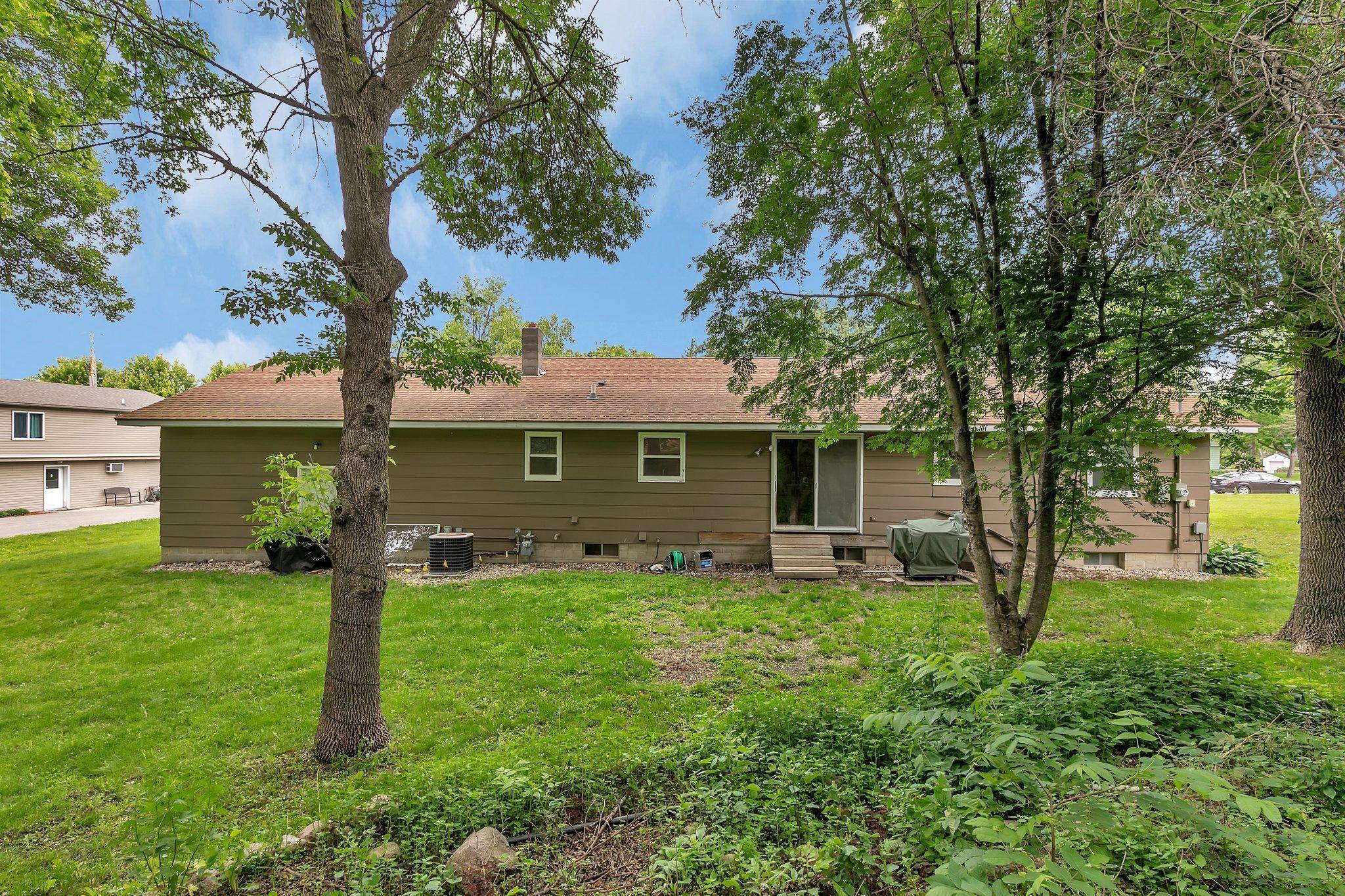 New London, MN 56273,18 4th AVE SE