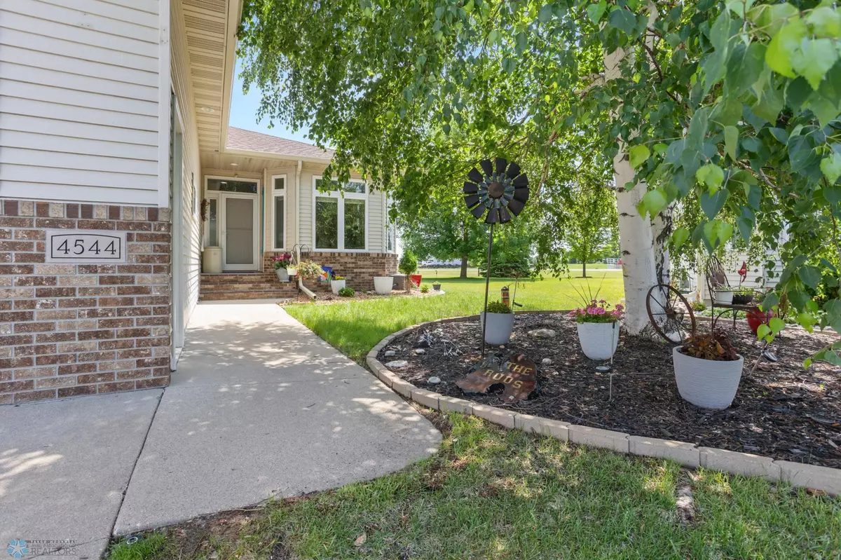 Moorhead, MN 56560,4544 3rd ST S