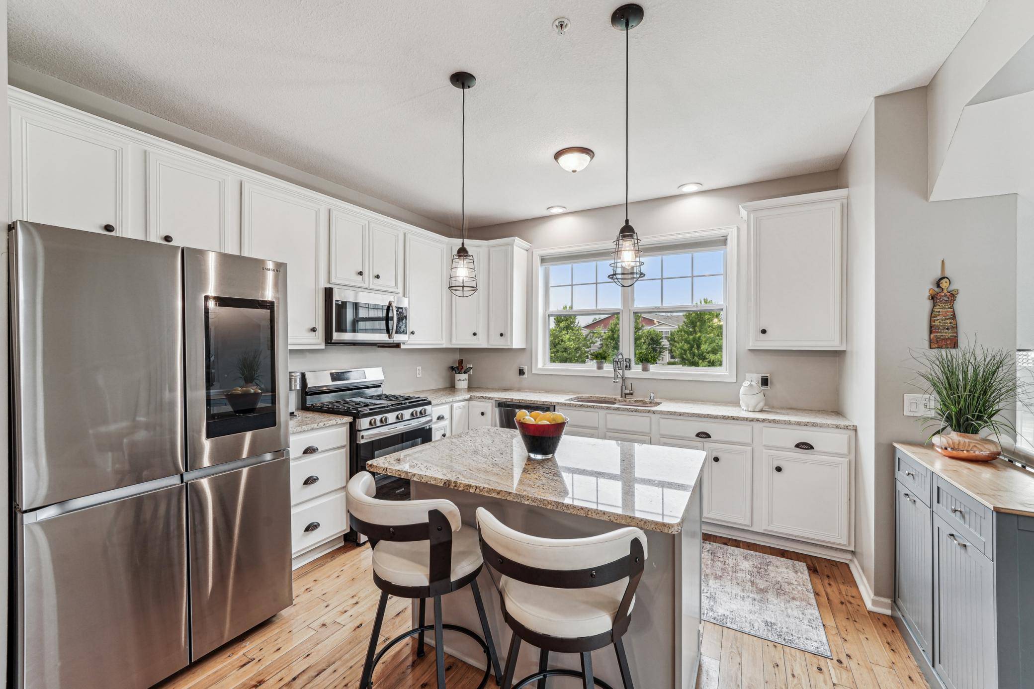 Chanhassen, MN 55317,1842 Colonial LN #6