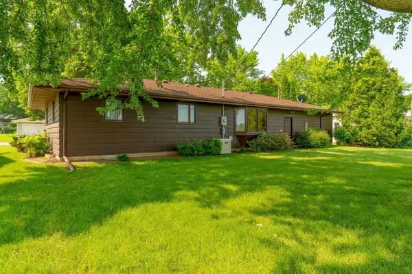 Albert Lea, MN 56007,1510 Plainview LN