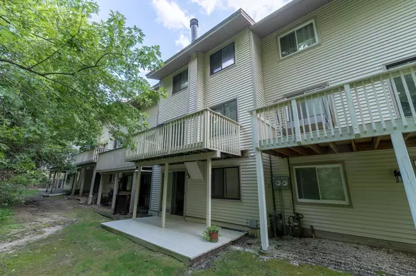 6639 Gretchen LN N, Oakdale, MN 55128