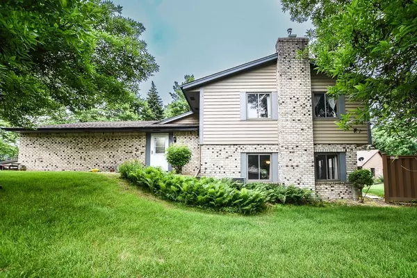 Woodbury, MN 55125,7097 Robinwood Bay