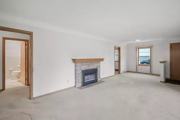 Roseville, MN 55113,1306 Ryan AVE W