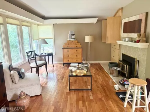 Minnetonka, MN 55305,13708 Wood LN