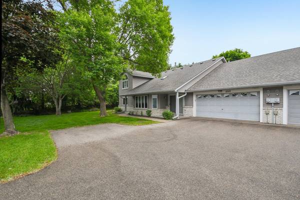 2513 Sumac RDG, White Bear Lake, MN 55110