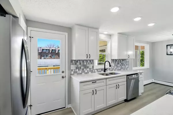7581 Idaho AVE N, Brooklyn Park, MN 55428