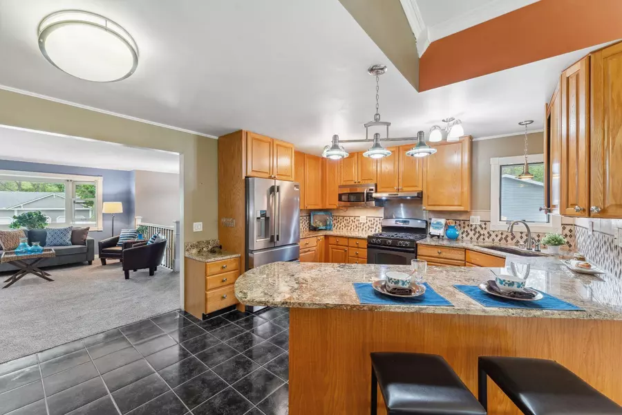 6636 Lancaster LN N, Maple Grove, MN 55369