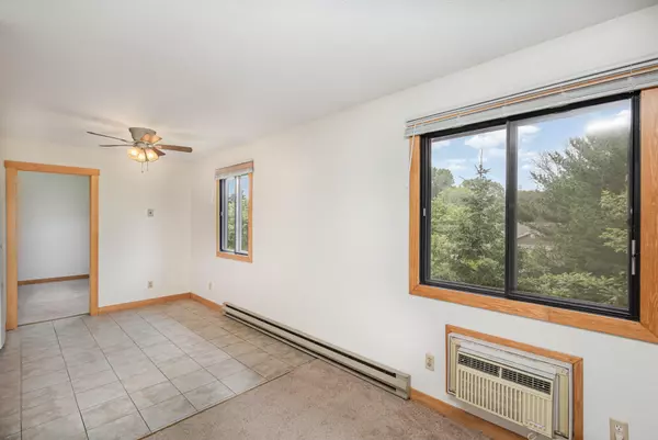 Oak Park Heights, MN 55082,14841 58th ST N #B4