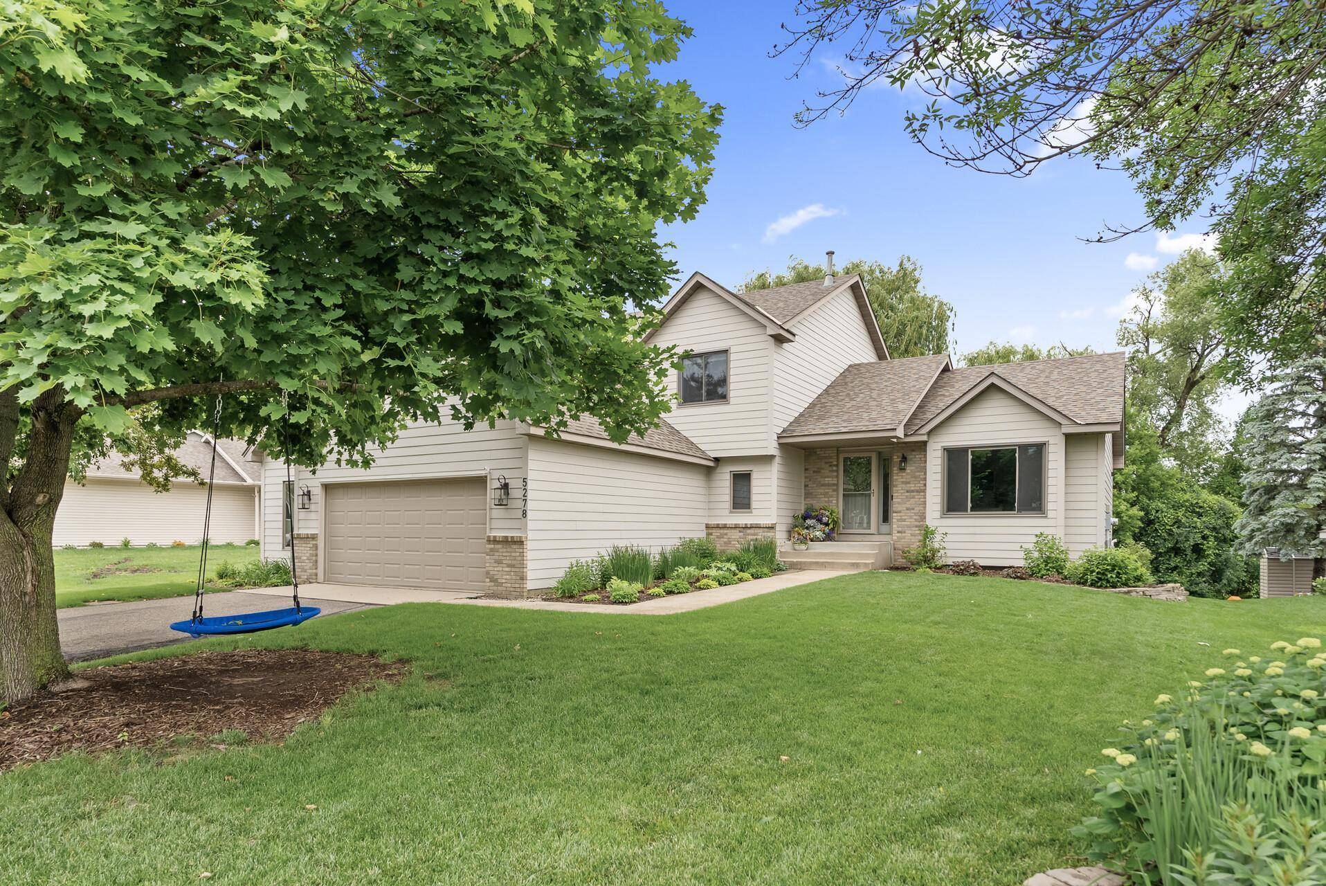 5278 River Wood DR, Savage, MN 55378