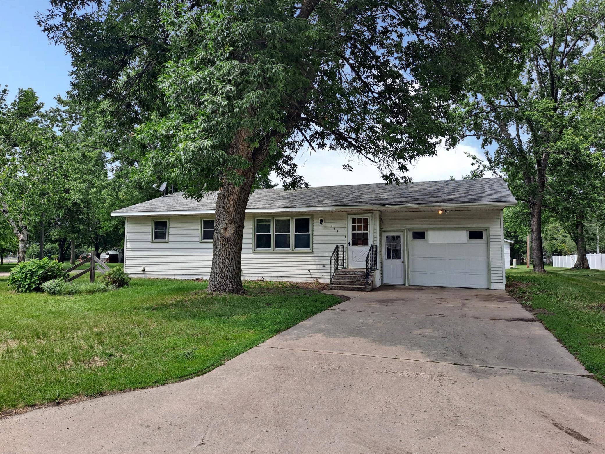 Richmond, MN 56368,264 3rd ST SW
