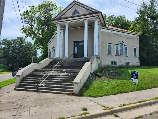 601 W Clark ST, Albert Lea, MN 56007