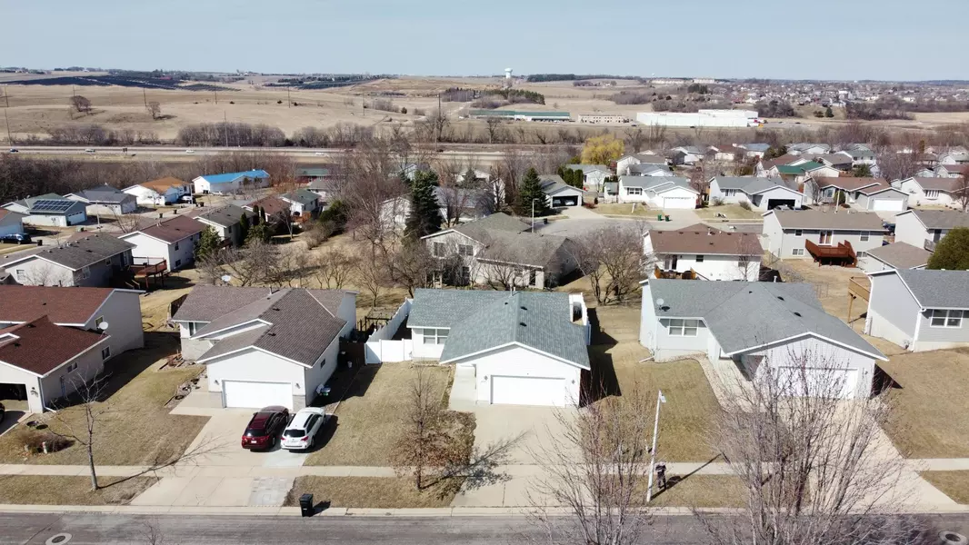 4929 Valley DR NW, Rochester, MN 55901