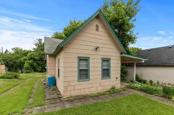 Saint Paul, MN 55107,377 Winona ST E