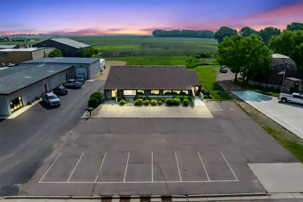 Fairmont, MN 56031,1235 Highway 15 S