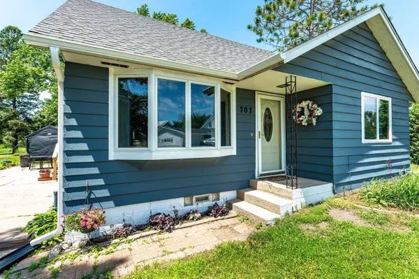 Henning, MN 56551,707 Marshall AVE