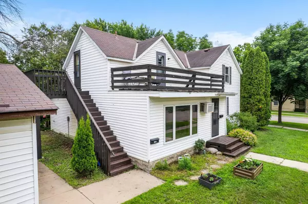 Chaska, MN 55318,202 N Maple ST