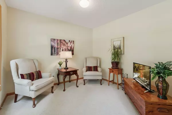 Lakeville, MN 55044,17727 Hollybrook TRL
