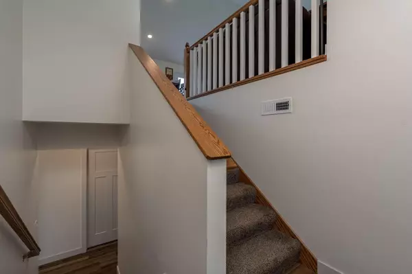 Janesville, MN 56048,512 Allyn CIR