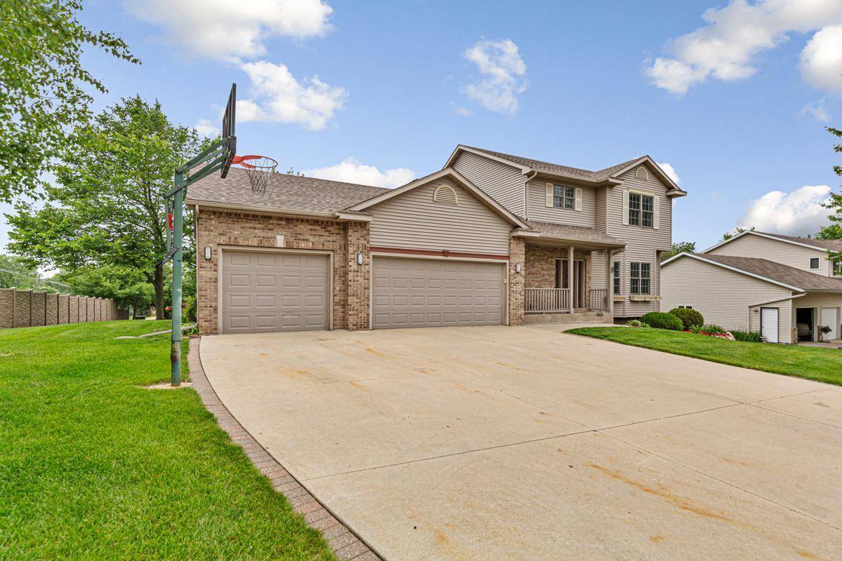 Owatonna, MN 55060,1830 Whitetail Run PL NE