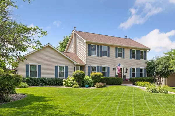 1732 Orchard DR, Woodbury, MN 55125