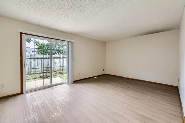 Coon Rapids, MN 55448,455 107th LN NW