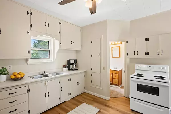 Alexandria, MN 56308,301 8th AVE E