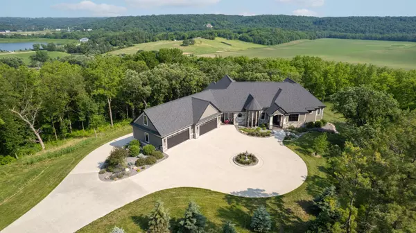 1500 Weatherhill Ridge CT SW, Rochester Twp, MN 55902