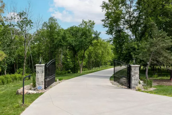 Rochester, MN 55902,1500 Weatherhill Ridge CT SW