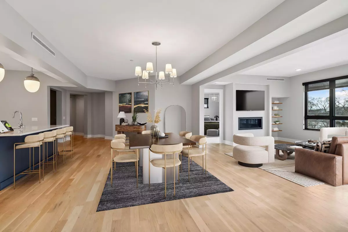 Wayzata, MN 55391,222 Ferndale RD S #203