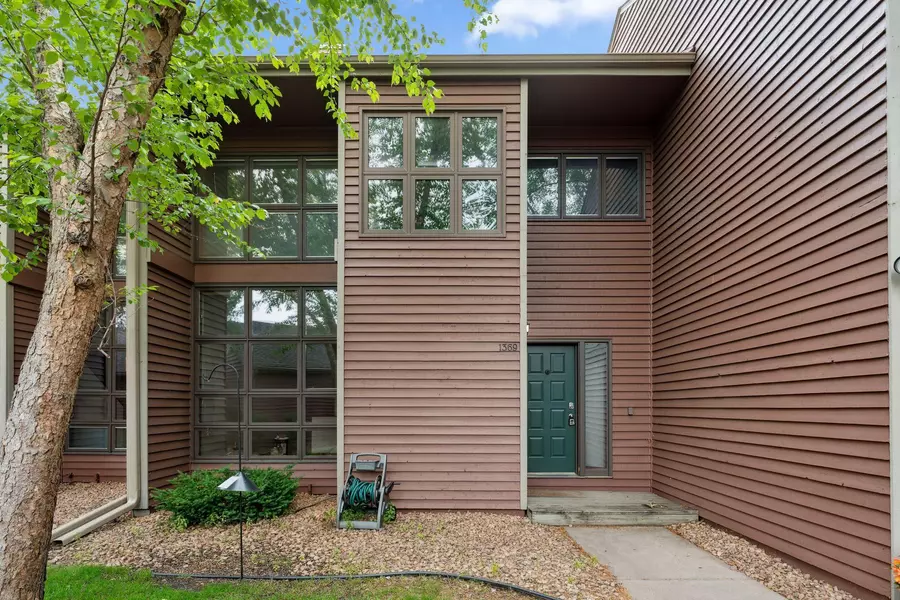 1369 Spencer RD W, Saint Paul, MN 55108